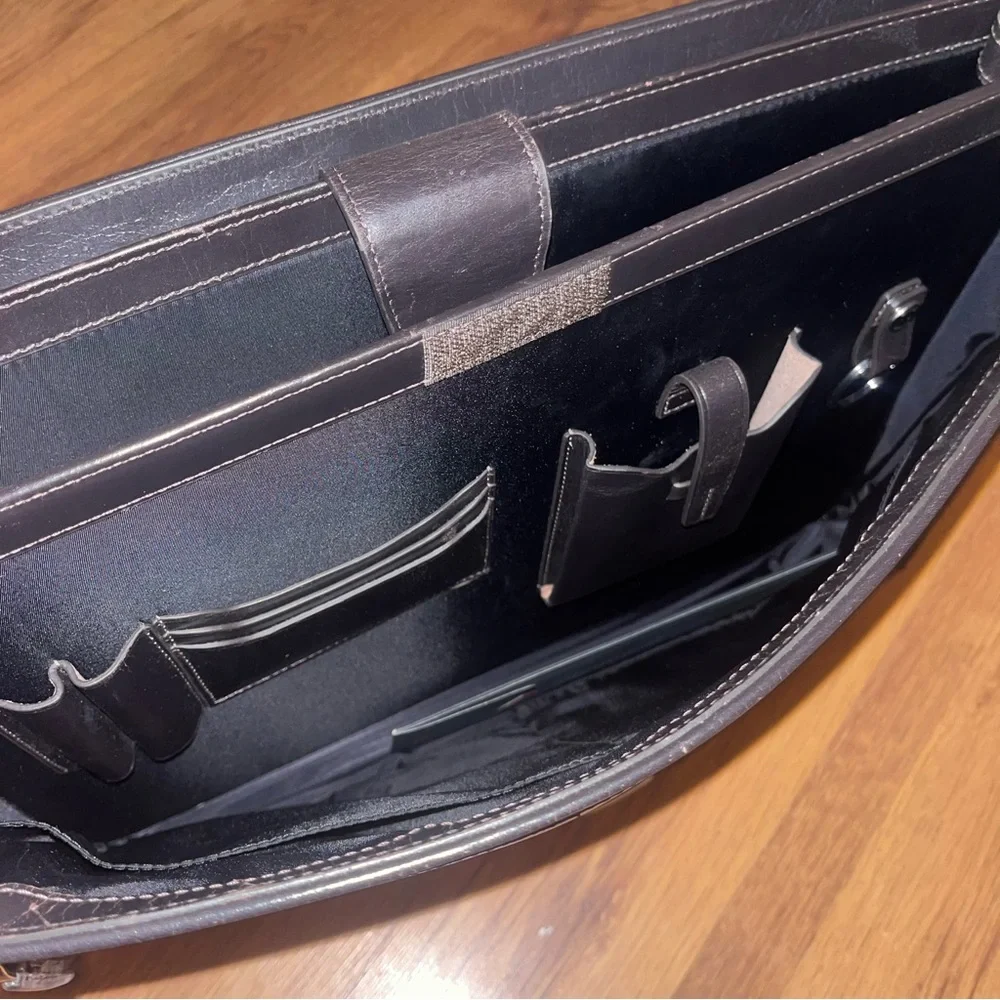 Tumi Townhouse 24230D Broadley Document Black/Brown Leather Briefcase